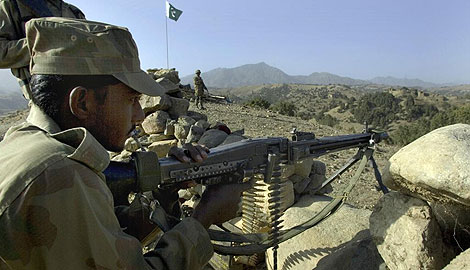 Tropas paquistanes, a la caza de insurgentes en Waziristn del Sur. | Ap