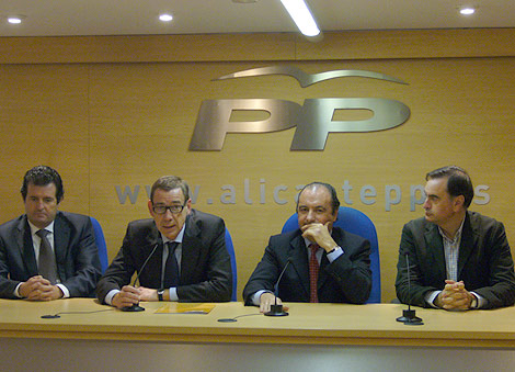 Ripoll y Clemente en el encuentro mantenido este jueves en Alicante | E.M.