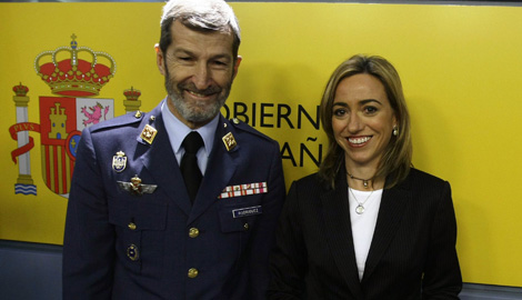 Carme Chacn, ministra de Defensa y el Jemad, Julio Rodrguez. | Reuters