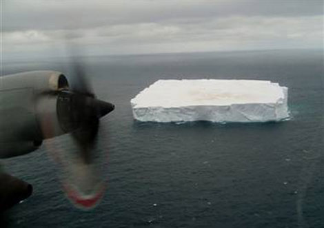 Los icebergs fueron avistados por un avin de las Fuerzas Areas de Nueva Zelanda. | New Zealand Defence Force