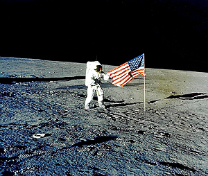 Neil Amstrong, durante su paseo lunar. | NASA | Reuter