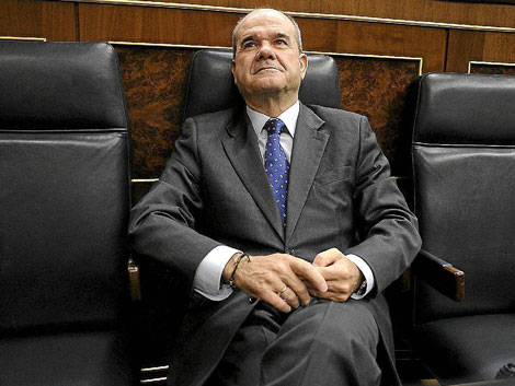 El vicepresidente tercero y ex presidente andaluz, Manuel Chaves, en el Congreso. | El Mundo
