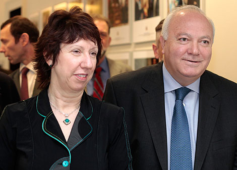 Catherine Ashton, junto a Moratinos antes de su encuentro. | Ap