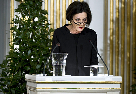 La premio Nobel rumano-alemana, Herta Müller, durante su comparecencia en Estocolmo. | Efe
