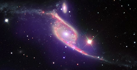 Las galaxias NGC 6872 y IC 4970, en plena colisin. | NASA