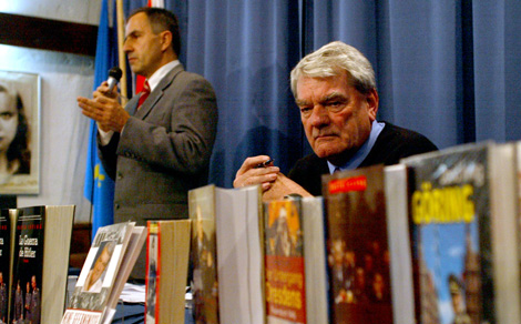 David Irving, durante su conferencia en la librera Europa en 2008 | A. Moreno