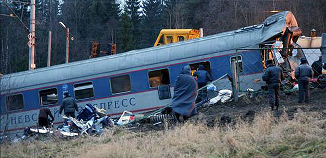 El tren 'Nevski Express' descarrilló el 27 de noviembre cuando cubría la ruta Moscú-San Petersburgo por la explosión de una bomba.
