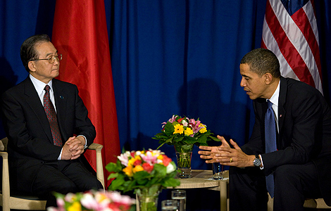 Wen Jiabao (i) y Barack Obama, durante su encuentro. | AFP