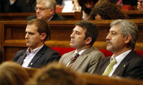 Robles (dcha.), junto a Jos Domingo y Albert Rivera en el Parlament | Antonio Moreno