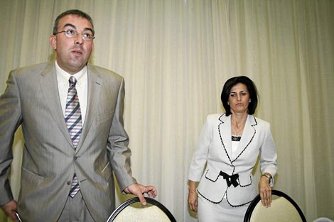 David Valadez y Cristina Rodrguez en una comparecencia. | ELMUNDO.es