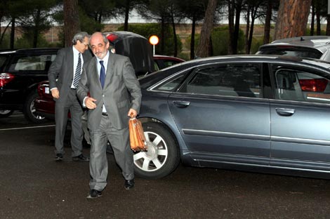El presidente de Caja Espaa a su llegada a la reunin con Caja Duero. | Ical