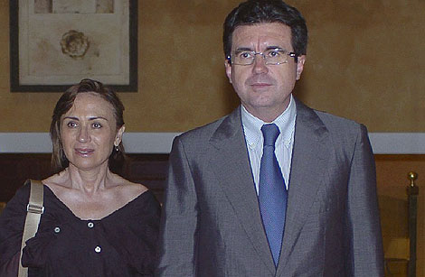 Jaume Matas con su esposa, Maite Areal | El Mundo