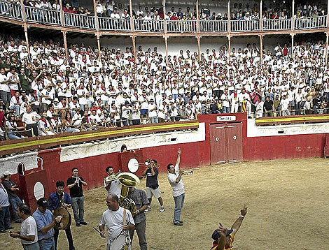 La plaza de toros de La Macarena durante la novillada de San Agustín | El Mundo