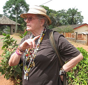 La etonologa y escritora Natalia Bolivar en Camerun.