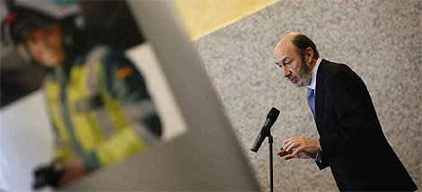 El ministro de Interior, durante la rueda de prensa. | Alberto di Lolli