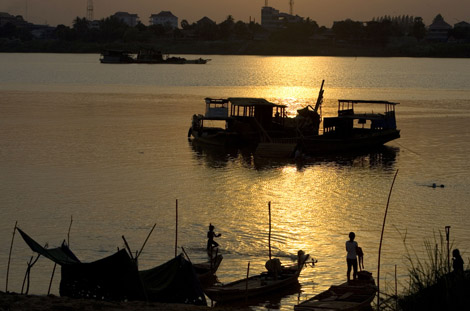 La mayora de los camboyanos viven con unos dos dlares al da. | AP