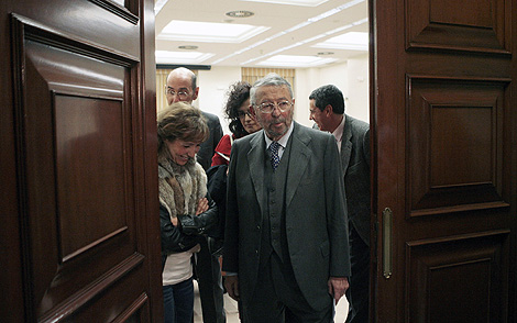 El presidente de RTVE, Alberto Oliart, en diciembre, en la Comisin de Control del Congreso de los Diputados. | A. Heredia