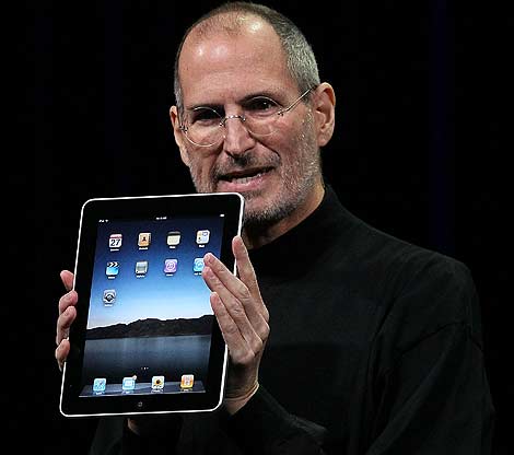 Steve Jobs con el iPad. | Afp.
