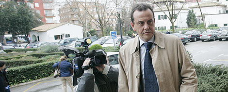 El fiscal anticorrupcin, Pedro Horrach, en el registro. | Jordi Avell