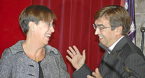Joana Barcel con Antich el da que fue nombrada consellera de Trabajo | Pep Vicens