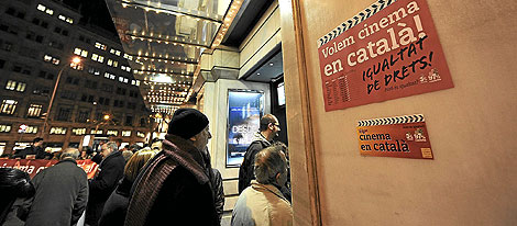 Manifestaciones a favor de la nueva Ley en un cine de Barcelona | Santi Cogolludo