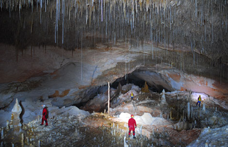 Una de las salas de la cueva de Vallgomera, Mallorca. | Bogdan P. Onac