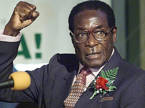 Robert Mugabe, en un mítin. | ELMUNDO.es
