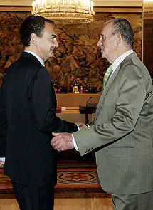 El Rey y el presidente del Gobierno. | Diego Sinova