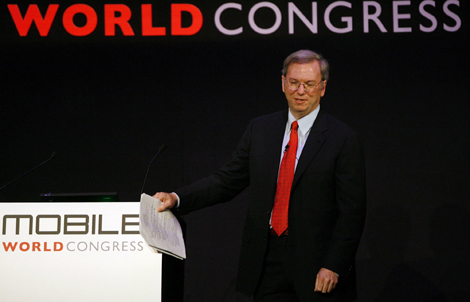 El consejero delegado de Google, Eric Schmidt, en el Mobile World Congress de Barcelona. | AP