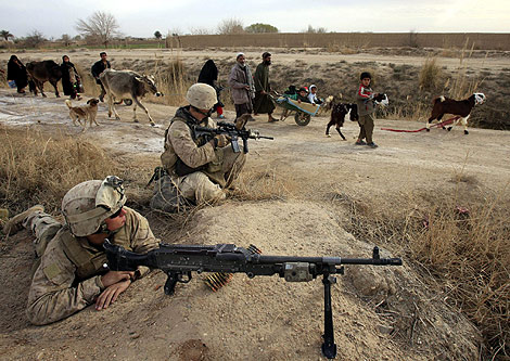 Soldados en la provincia de Helmand, donde se desarrolla una gran ofensiva. | Reuters