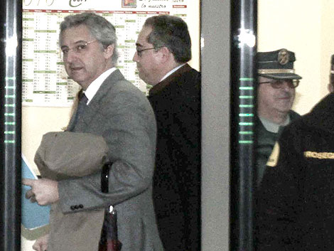 El economista Jos Antonio Ripolls, a su llegada al juzgado. | C. Mrquez