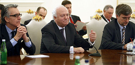 Moratinos, durante su reunin con el presidente de Azerbaiyn, en Bak. | Efe