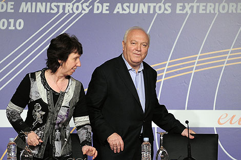 Miguel ngel Moratinos, con Catherine Ashton en Crdoba. | AP