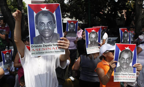 Protestas tras la muerte del disidente Orlando Zapata. | AP