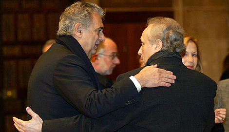 Plcido Domingo y Jos Carreras, en el funeral de Victoria de los ngeles, en Barcelona, en 2005. | Antonio Moreno