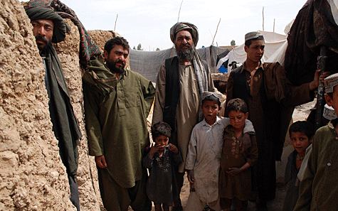 Desplazados de Marjah, a las afueras de la capital de Helmand. | MNICA BERNAB