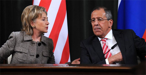Hillary Clinton y Sergui Lavrov, en la rueda de prensa. | Afp
