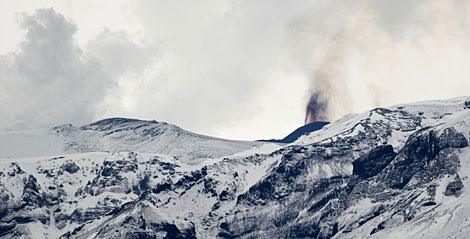 La erupcin en el glaciar Eyjafjallajoekull. | AFP