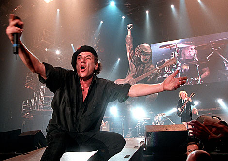 La banda de rock AC/DC durante un concierto. | Diego Sinova
