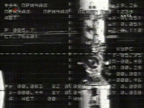 Imagen proporcionada por la NASA muestra el acercamiento de la cpsula a la Estacin Espacial. | AP