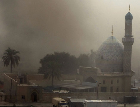 Imagen de los efectos de una de las explosiones registradas en Bagdad. | Afp
