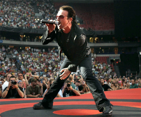 El lder de U2, Bono, en un concierto | Efe