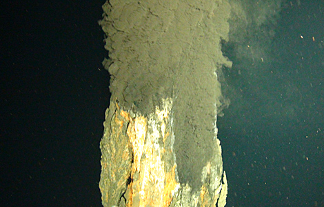 Primera imagen tomada de la 'fumarola negra'. | National Oceanography Centre