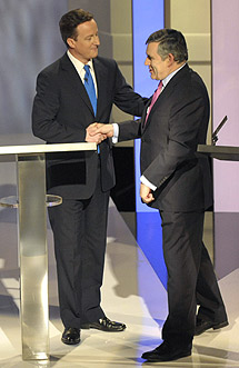 David Cameron y Gordon Brown, el jueves durante el debate. | Reuters