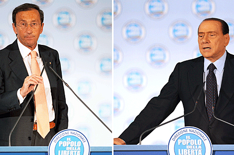 Gianfranco Fini y Silvio Berlusconi, este jueves en la reunión del PDL en Roma. | AFP