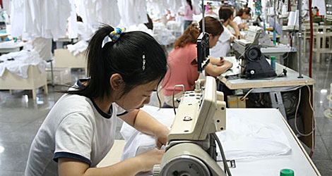 Trabajadores de una fbrica textil en China. | J.P.Cardenal