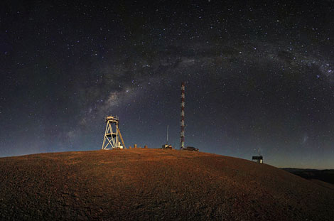 Imagen nocturna del Cerro Armazones (Chile), la futura sede del E-ELT.
