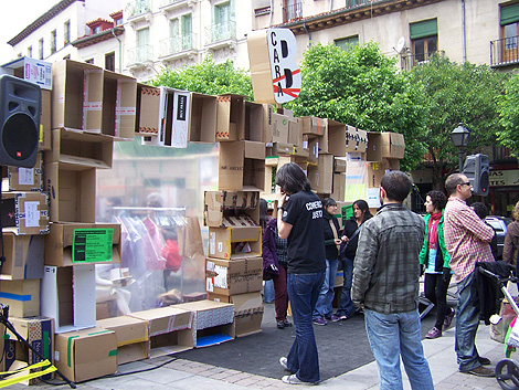 Casa de cartón de Comercio Justo en Madrid. | Cristina Pablos