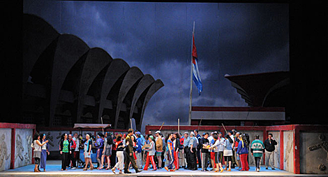 Un momento del montaje de 'Carmen' ambientado en la Habana. | Teatro Comunale di Bologna