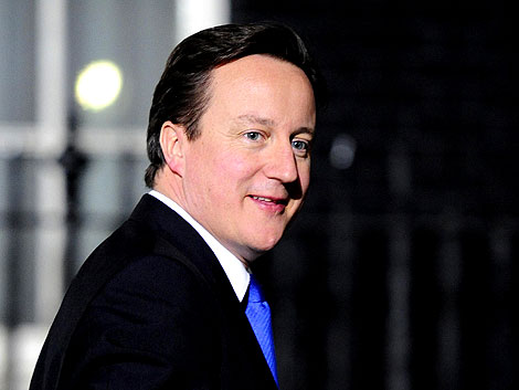 David Cameron, a las puertas del 10 de Downing Street. | Reuters